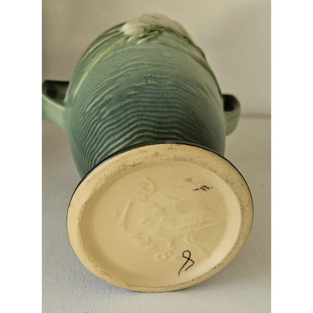 Roseville Pottery Freesia Vase 121-8 Green Lavender White Flowers